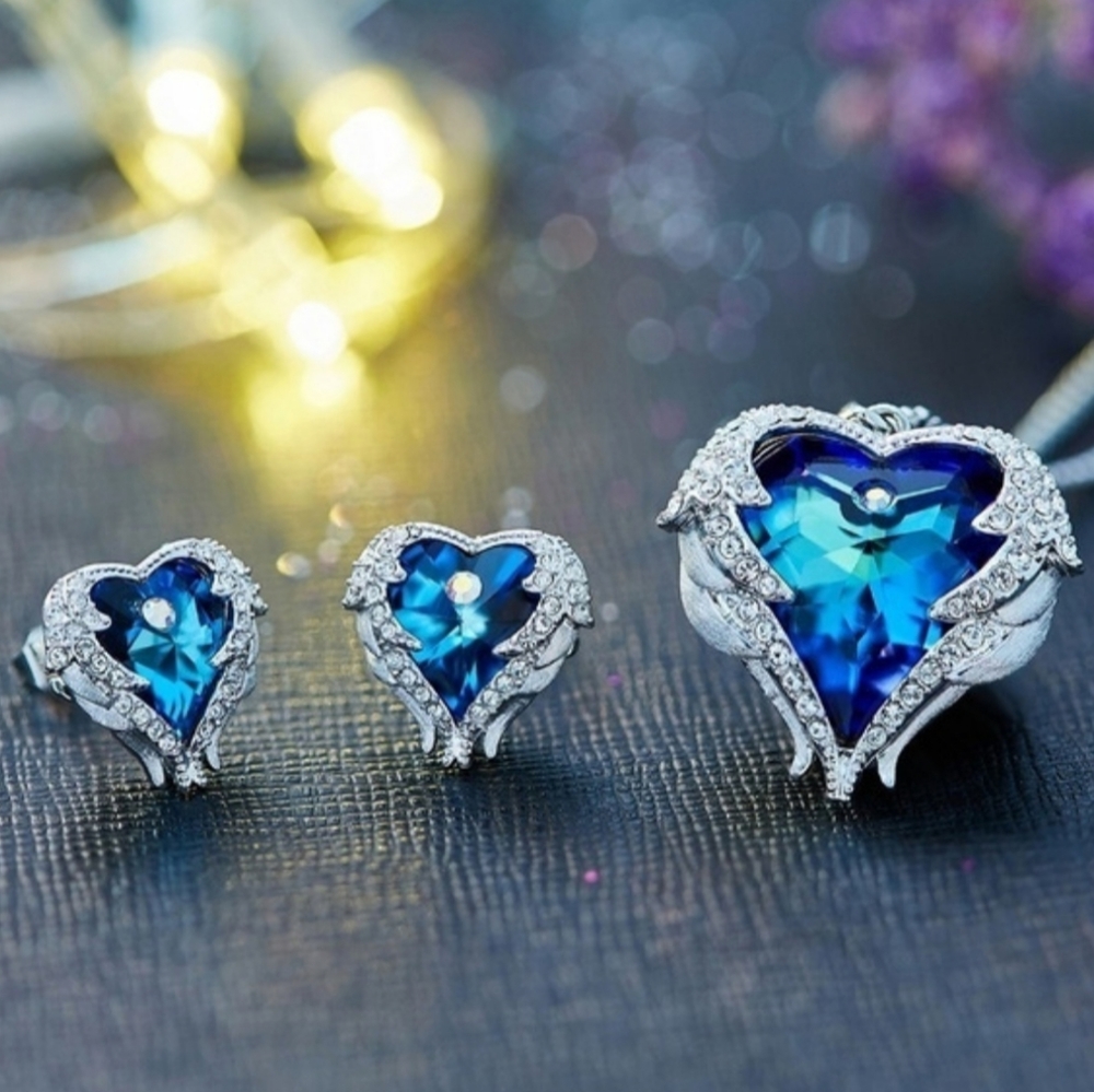 Angel wing heart 💙